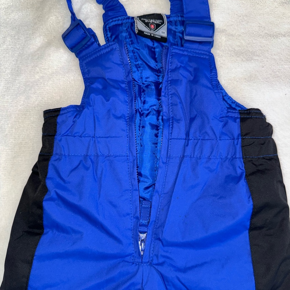 Protection System snowsuit - Picture 6 of 14